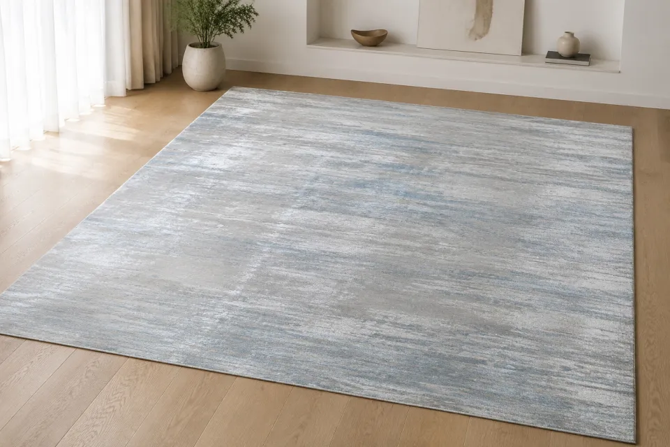 Gümüş gri ve açık mavi tonlarında parlak bambu halı